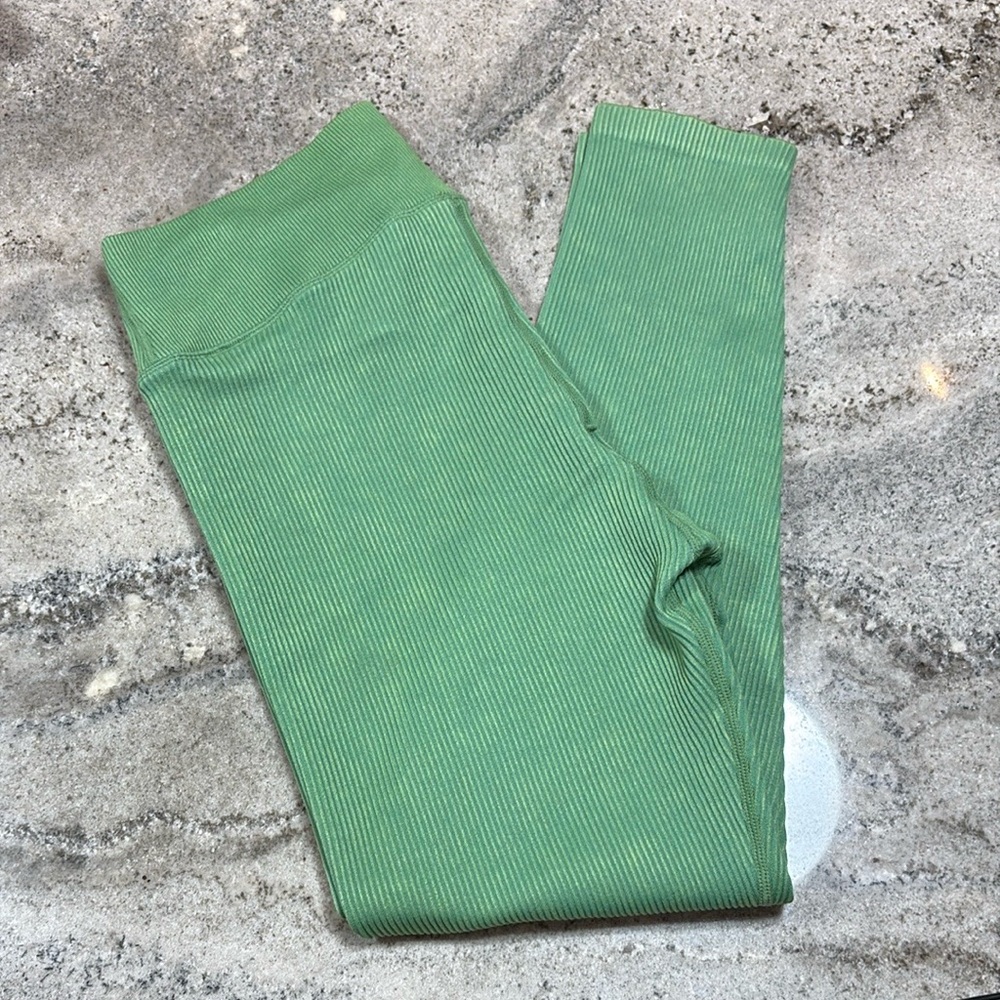 NWT Offline by Aerie green ribbed leggings